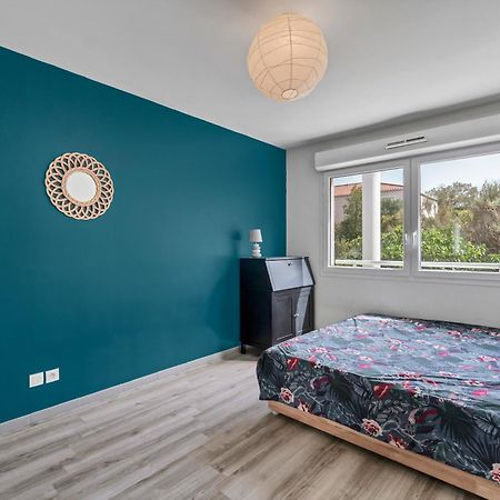 Room In Appartment With Seaview Marseille Ngoại thất bức ảnh
