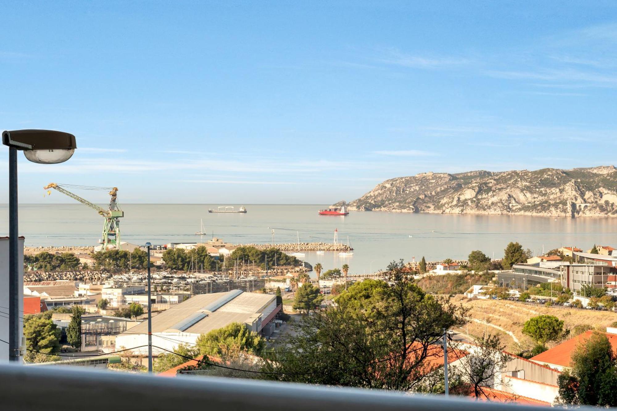 Room In Appartment With Seaview Marseille Ngoại thất bức ảnh